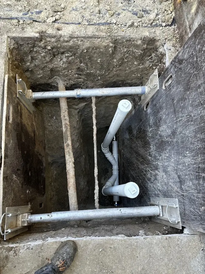 Experienced plumber completing Gas Line Repair work in Mineola
